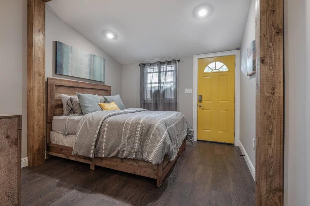 Gambino Getaway Shotgun Style Apt In The Heart Of Ybor City Тампа Екстериор снимка